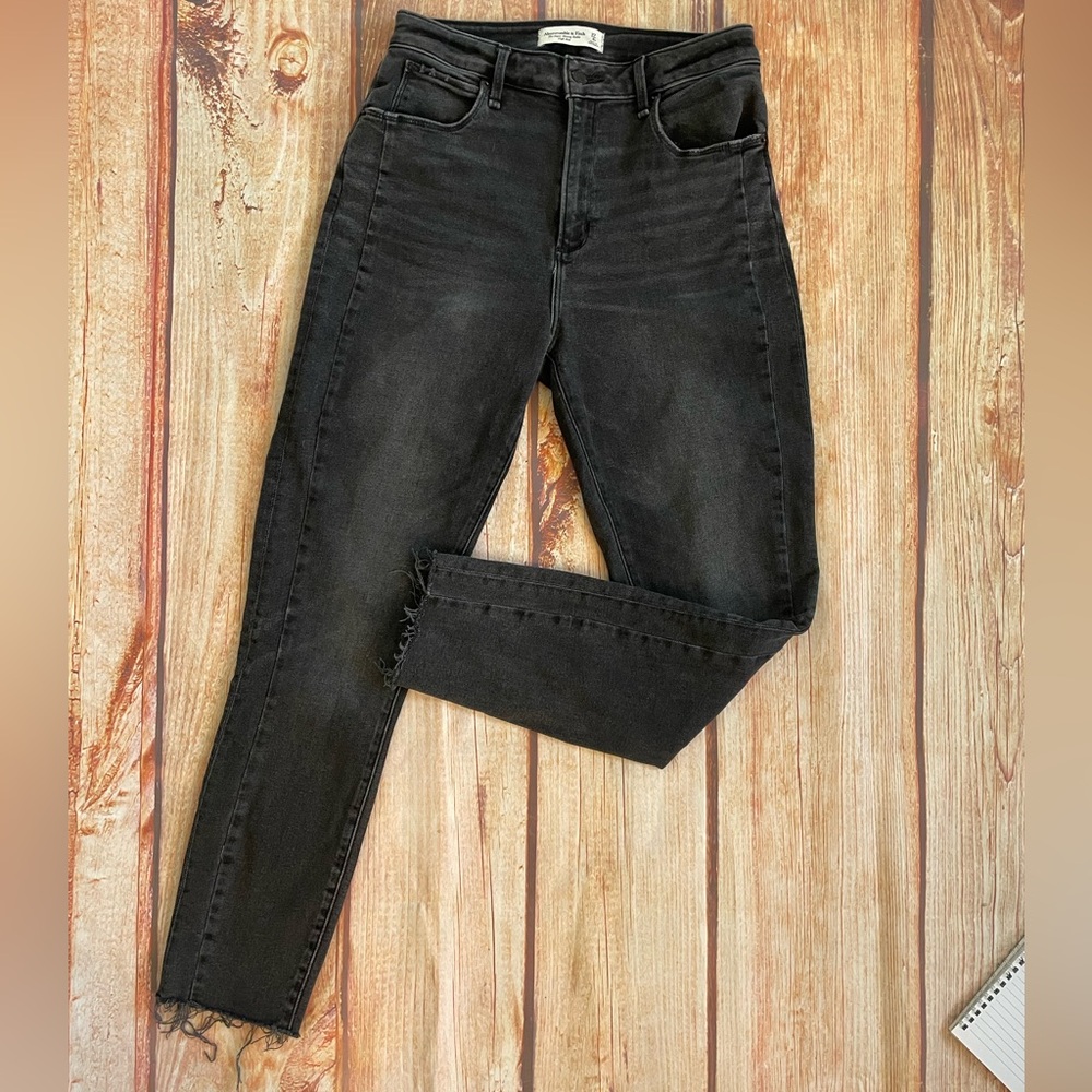 Abercrombie & Fitch Super Skinny Ankle High Rise Jeans women's size 27/4R